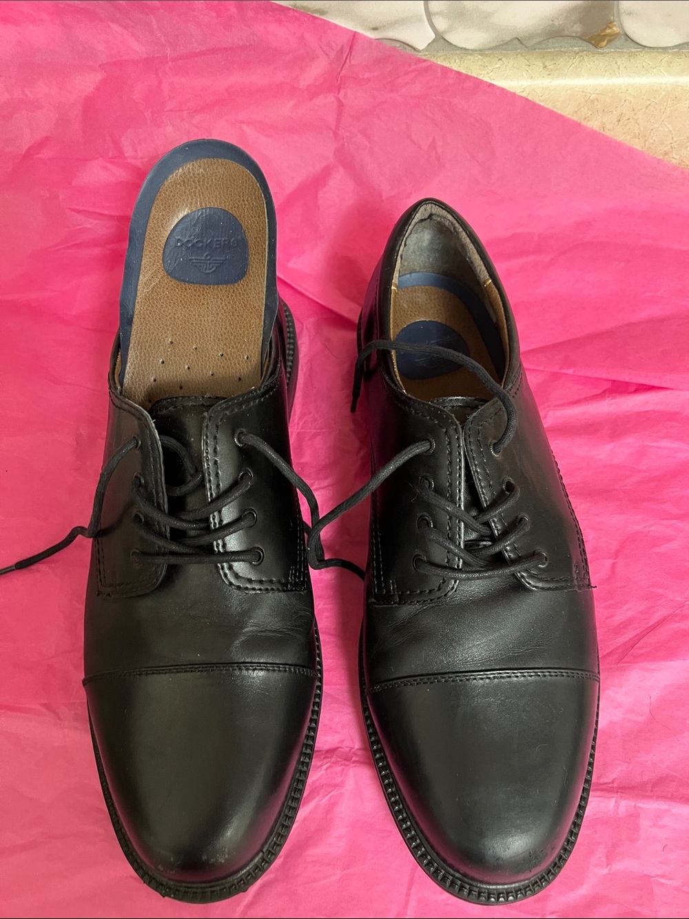 Dockers Black Leather Cap-Toe Oxfords